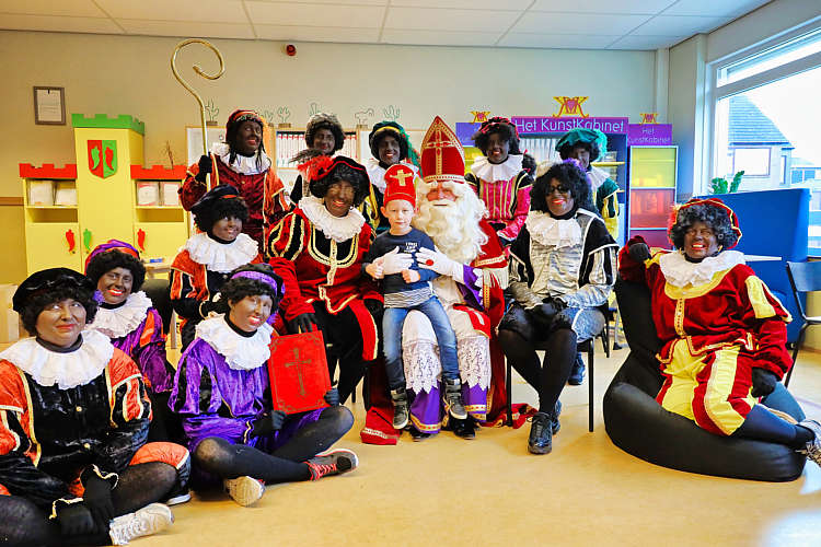 Aankomst van de Sint en zijn Zwarte Pieten in Waarder_106